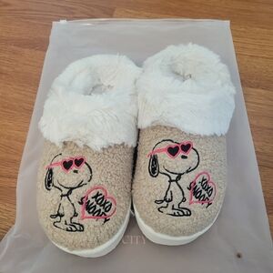 American Eagle Outfitters Snoopy Slippers